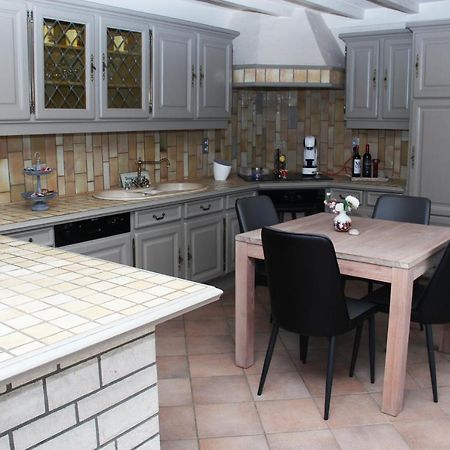 B&B Tiskeshof Тиенен/Тийнен Екстериор снимка